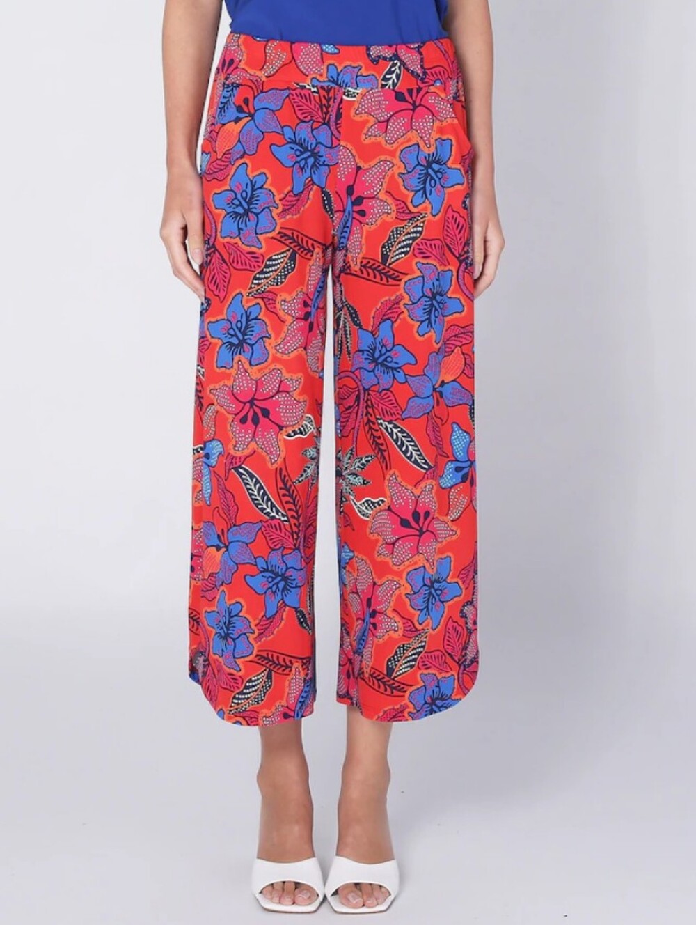 Marallis Cropped Rounded Hemline Pant Large